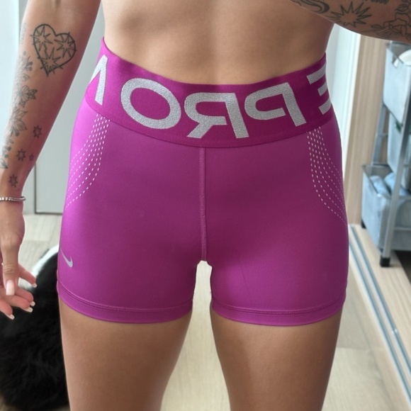 Nike Pro Sculpt High Waisted Dri-Fit 3” Shorts Pink Small - Picture 1 of 9